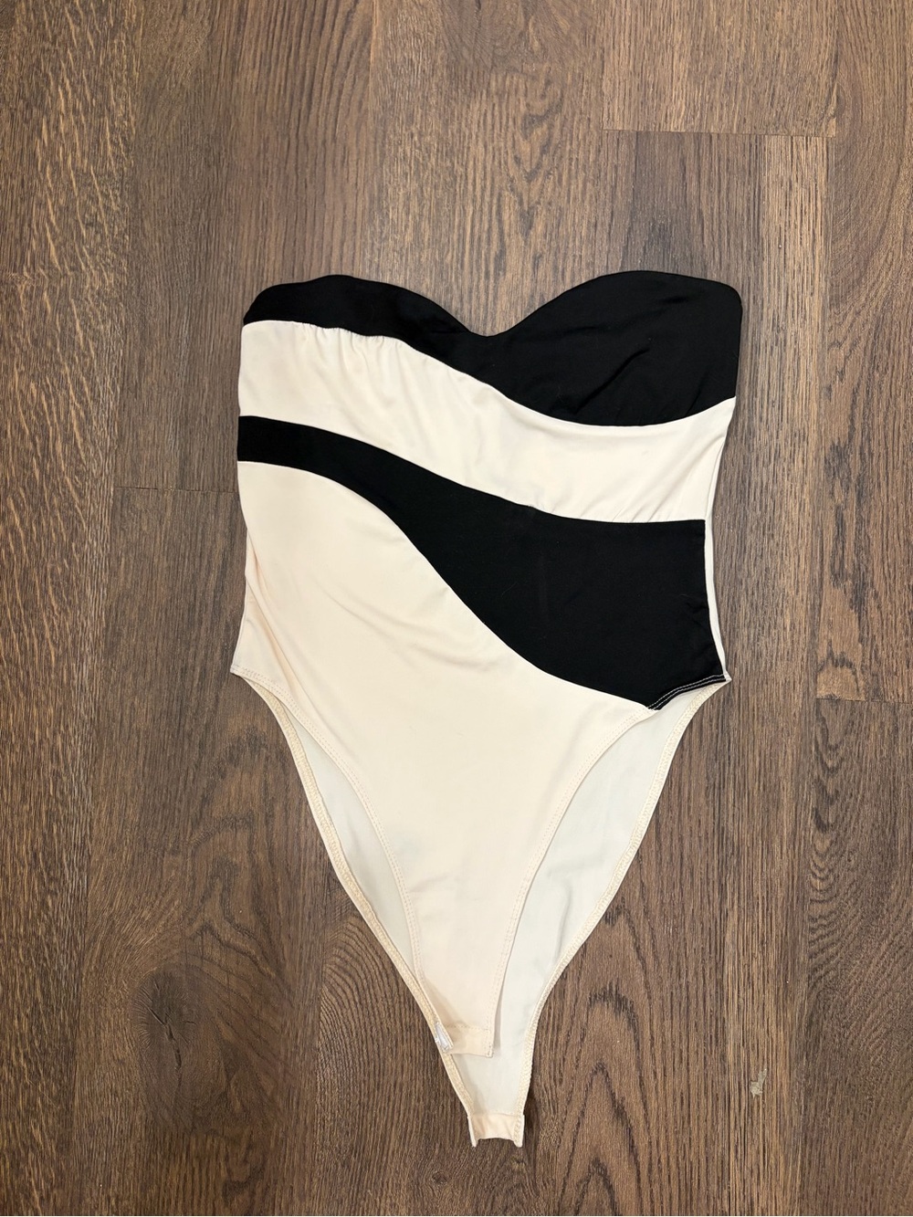 SHEIN Black and Cream Strapless Colorblock Bodysuit